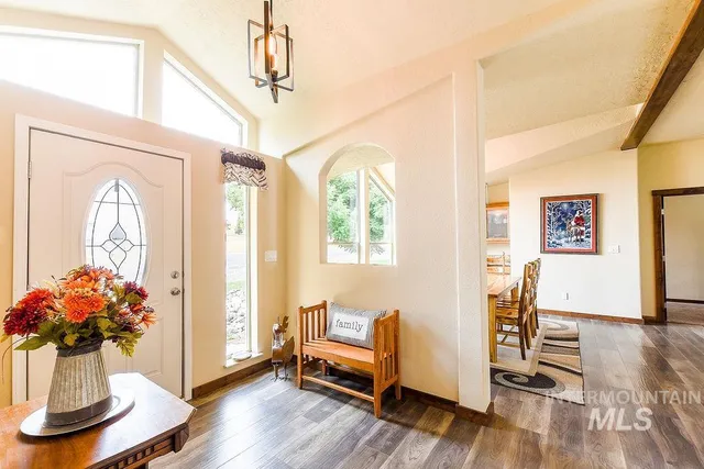 $564,000 | 414 South Garfield Street, Genesee, ID 83832