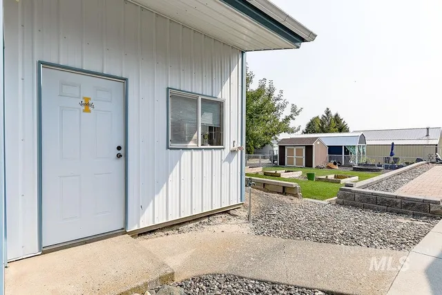 $564,000 | 414 South Garfield Street, Genesee, ID 83832