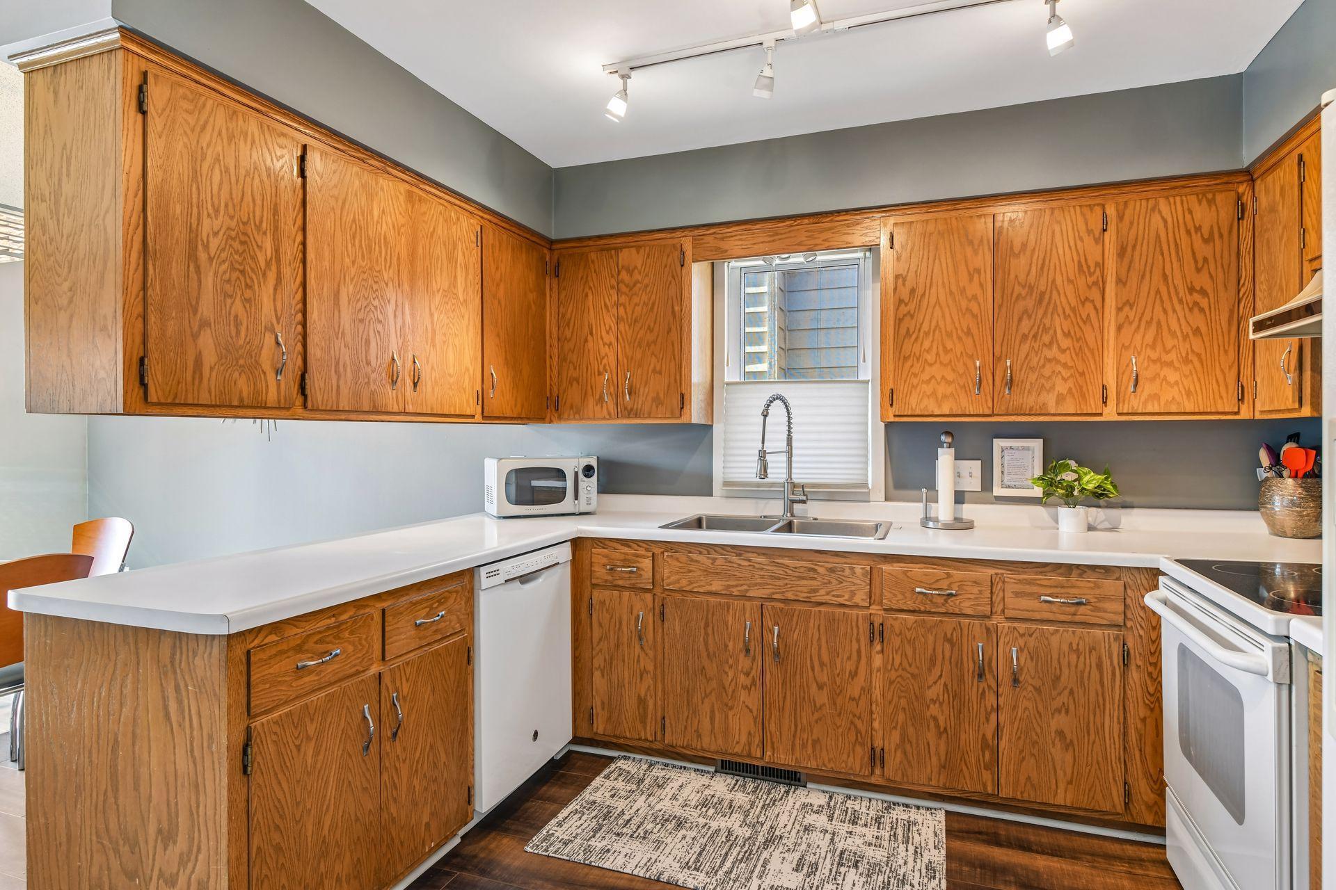 5542 Rowland Road Hopkins, MN 55343 - Photo 14 of 36