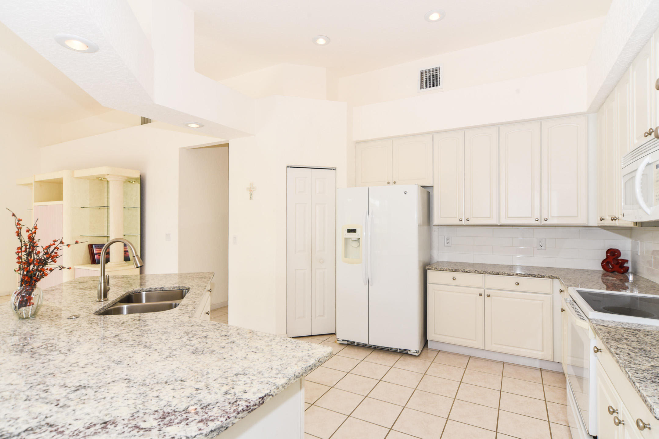 12463 Rockledge Circle Boca Raton, FL 33428 - Photo 13 of 36 mls-39