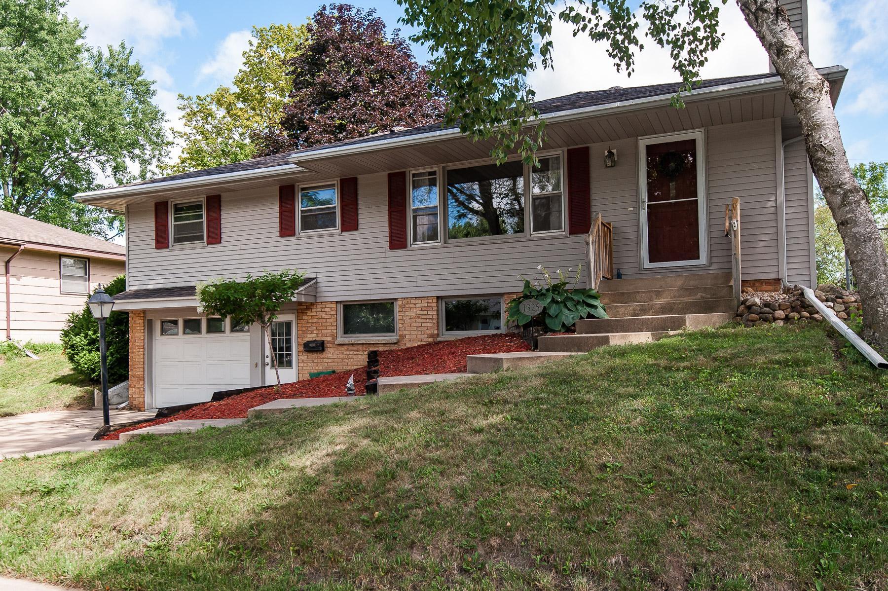 1325 22nd Street Northwest Rochester, MN 55901 - Photo 1 of 1 Gallery Image 1
