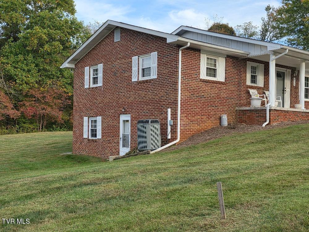 135 Unaka Subdivision Road Elizabethton, TN 37643 - Photo 13 of 21 UJnaka Side View