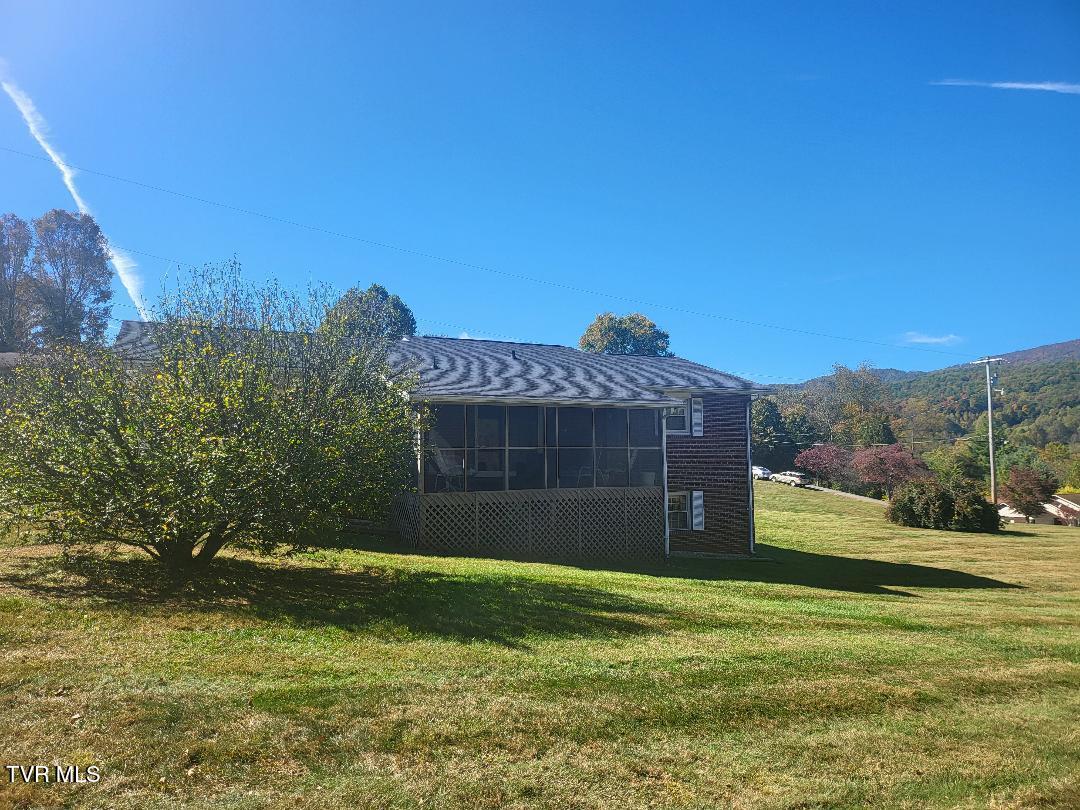 135 Unaka Subdivision Road Elizabethton, TN 37643 - Photo 14 of 21 Unaka back