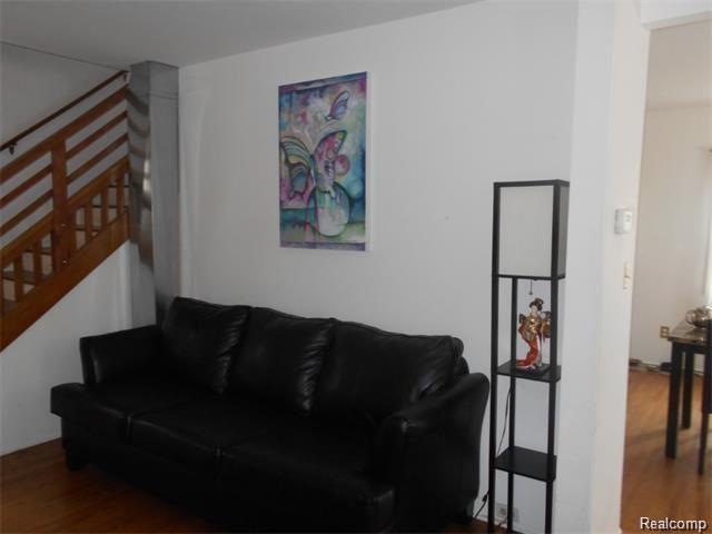 1583 Ruffner Avenue Birmingham, MI 48009 - Photo 6 of 10 6.jpg