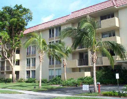 1000 Spanish River Road, Unit 4S Boca Raton, FL 33432 - Photo 1 of 1 Primary Photo
