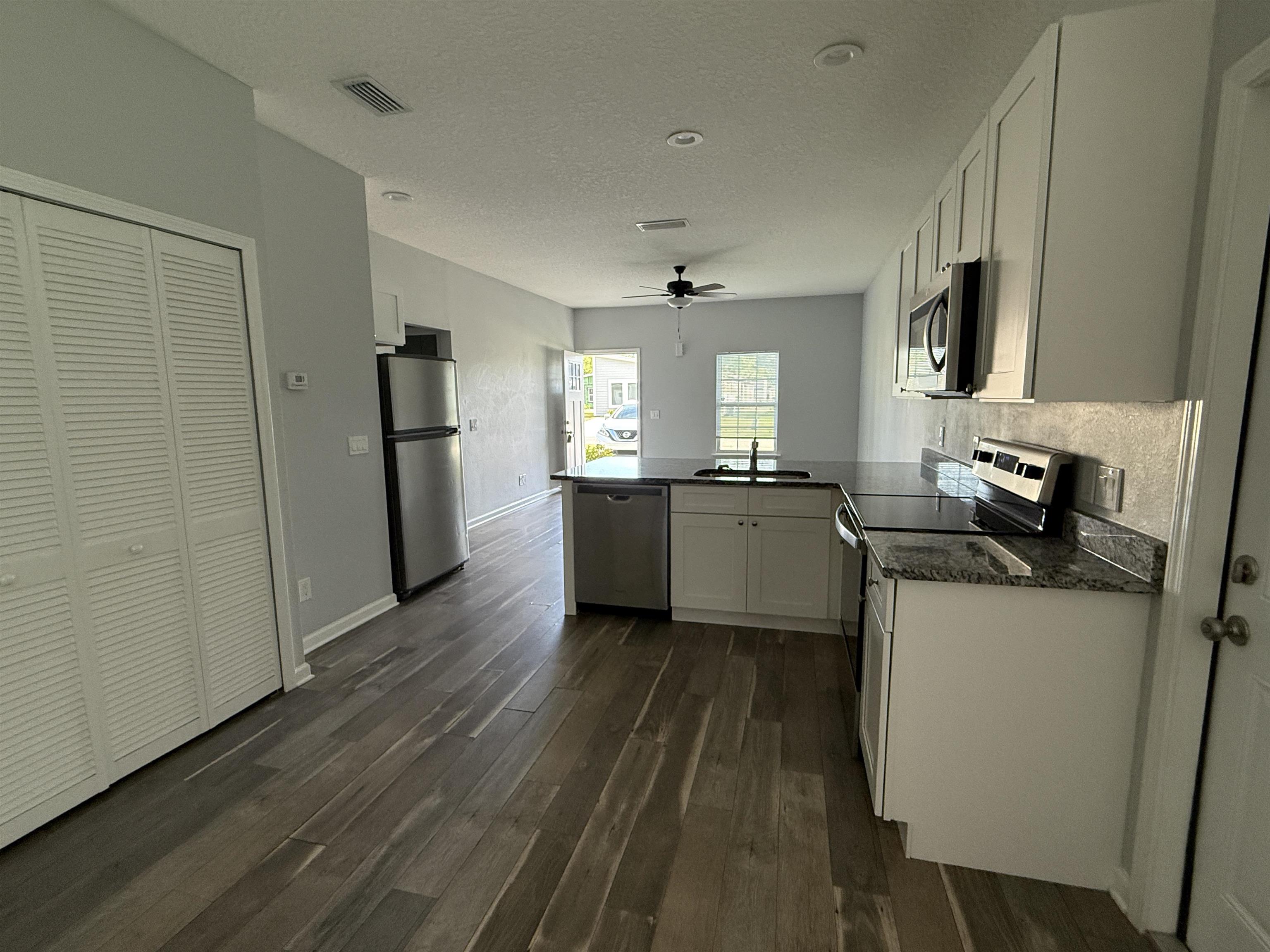 863 Helen Street St. Augustine, FL 32084 - Photo 4 of 10