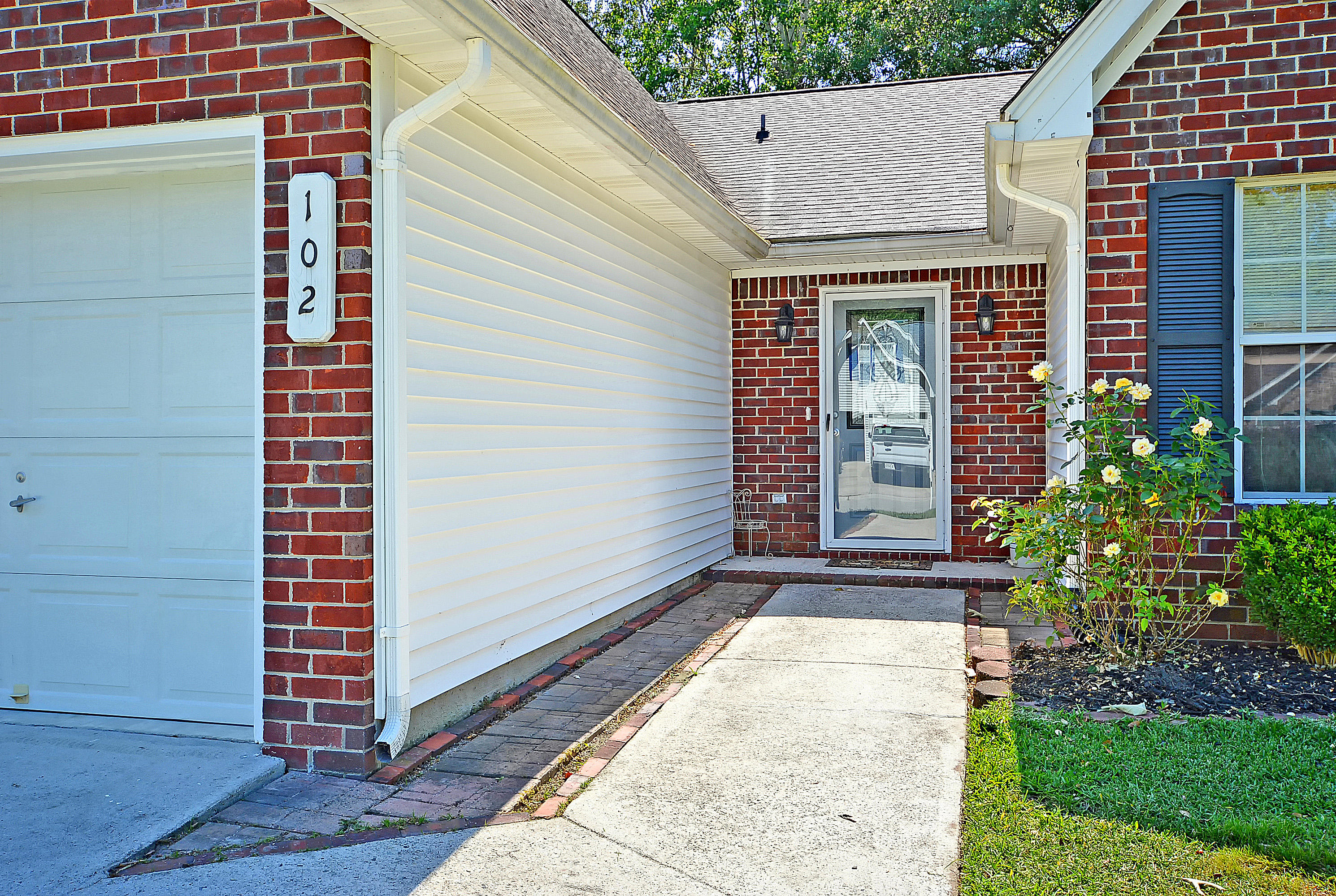 102 Landau Road Summerville, SC 29485 - Photo 4 of 33 DSC_0242 copy