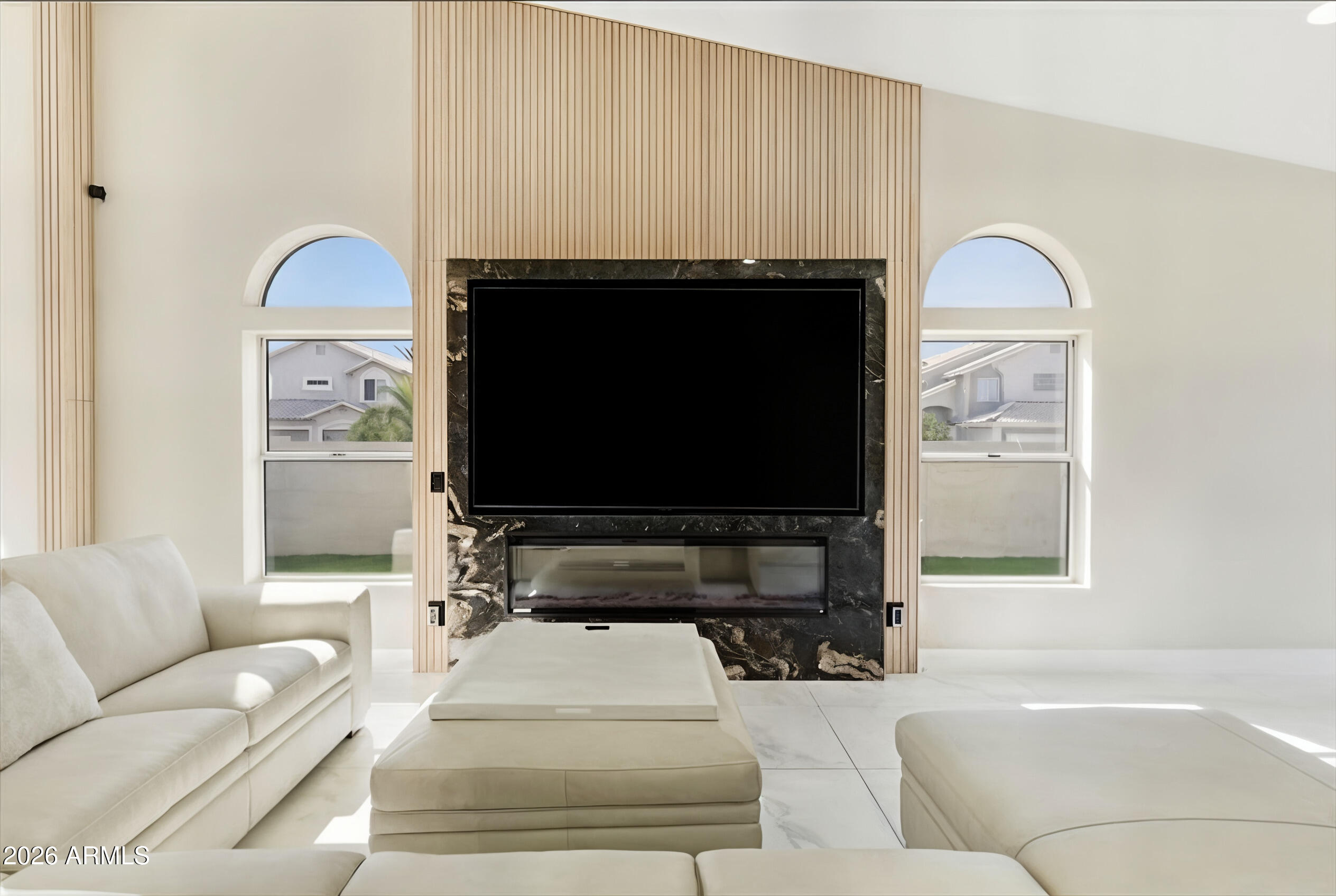 1732 West Commerce Avenue Gilbert, AZ 85233 - Photo 11 of 35 Living Room