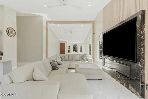 $899,000 | 1732 West Commerce Avenue, Gilbert, AZ 85233