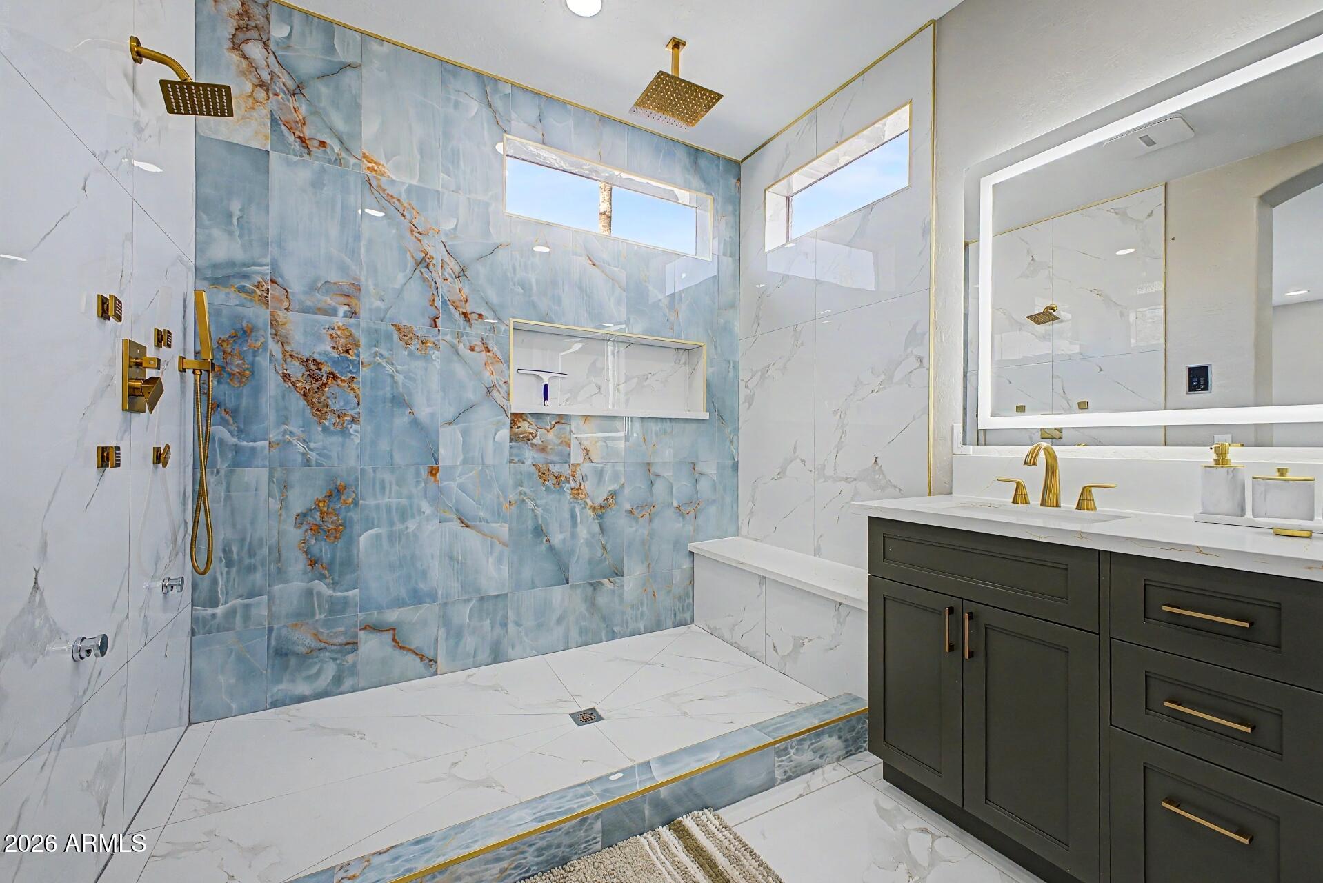 1732 West Commerce Avenue Gilbert, AZ 85233 - Photo 18 of 35 Primary Bathroom