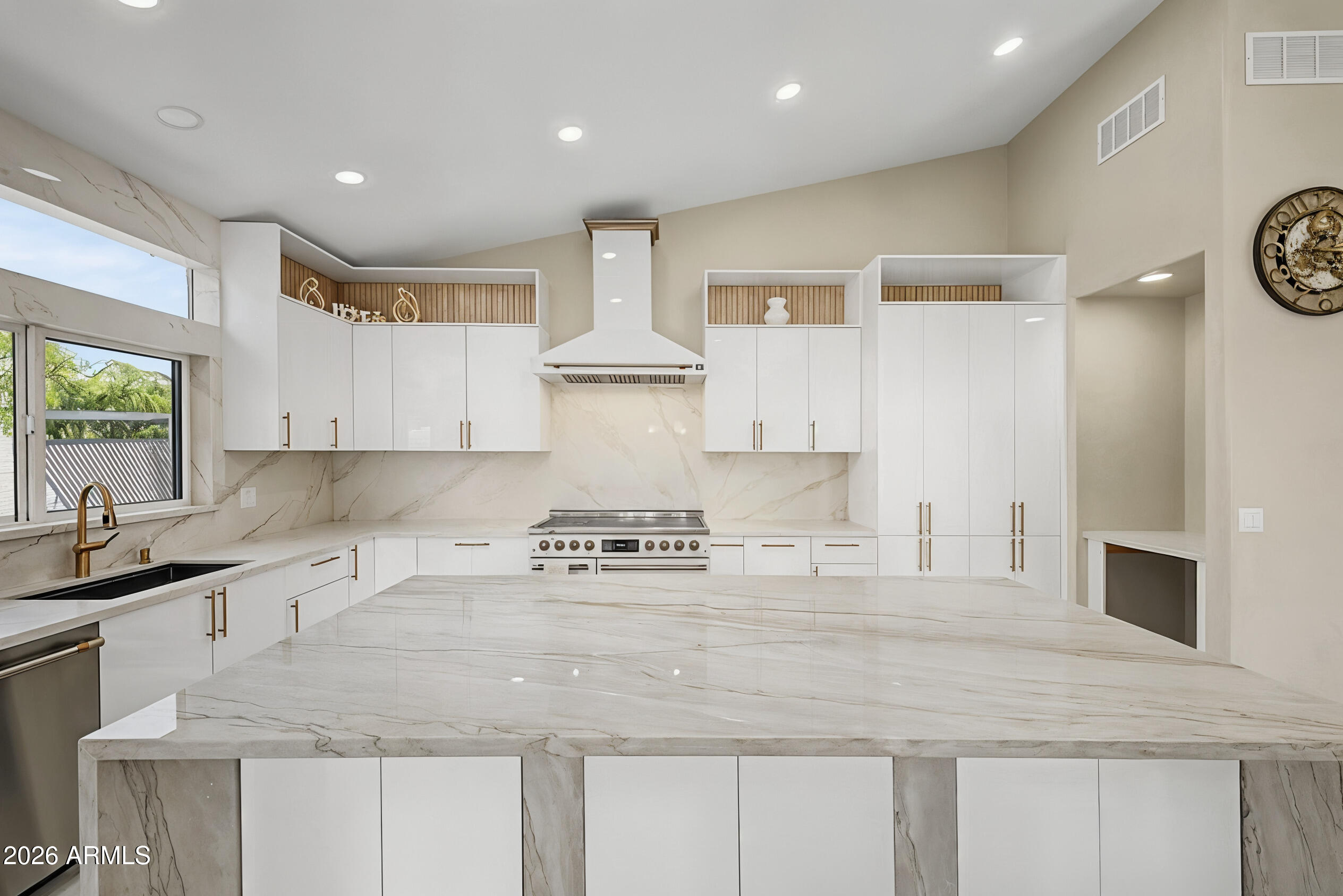 1732 West Commerce Avenue Gilbert, AZ 85233 - Photo 3 of 35 Kitchen