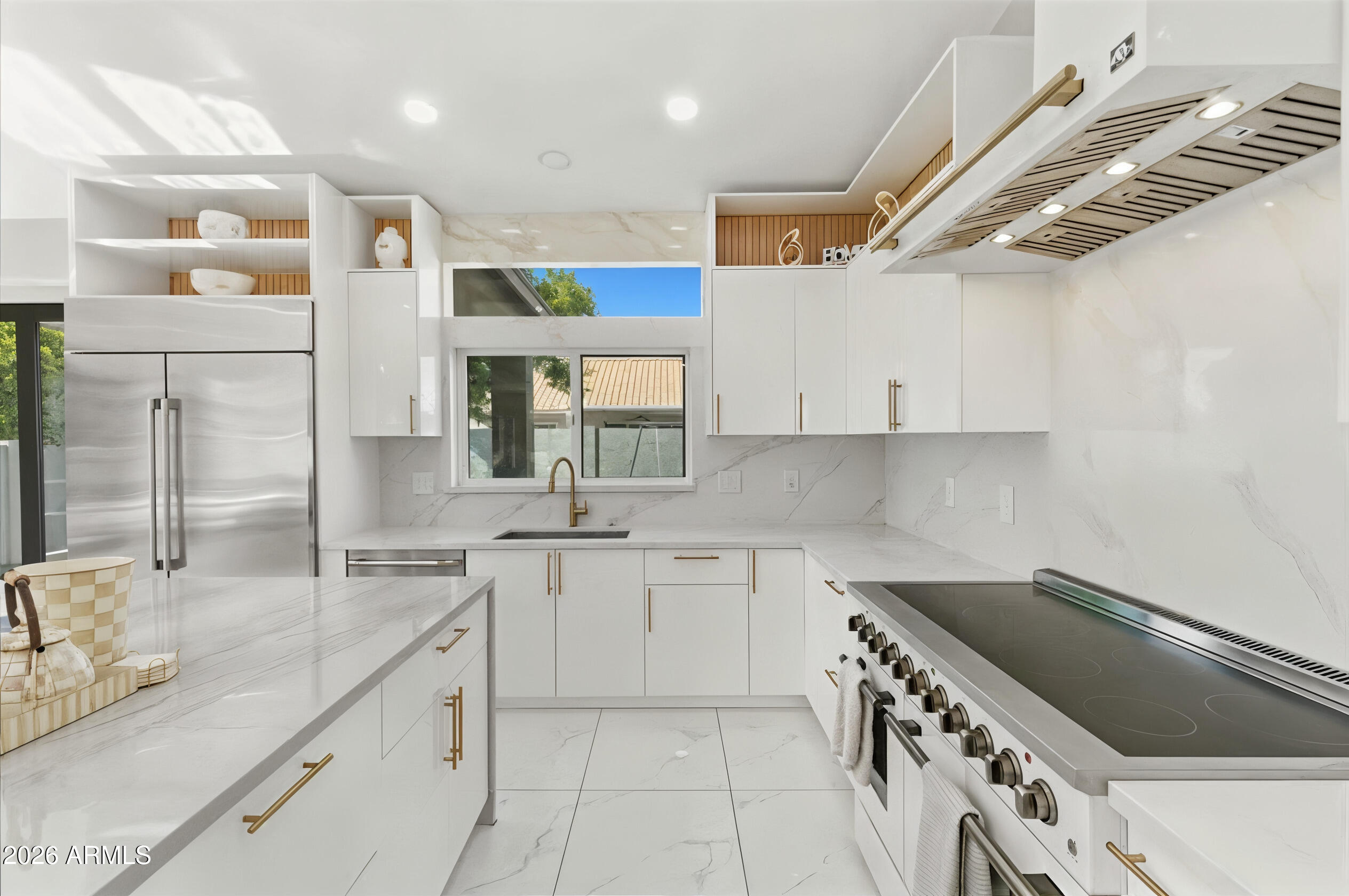 1732 West Commerce Avenue Gilbert, AZ 85233 - Photo 6 of 35 Kitchen