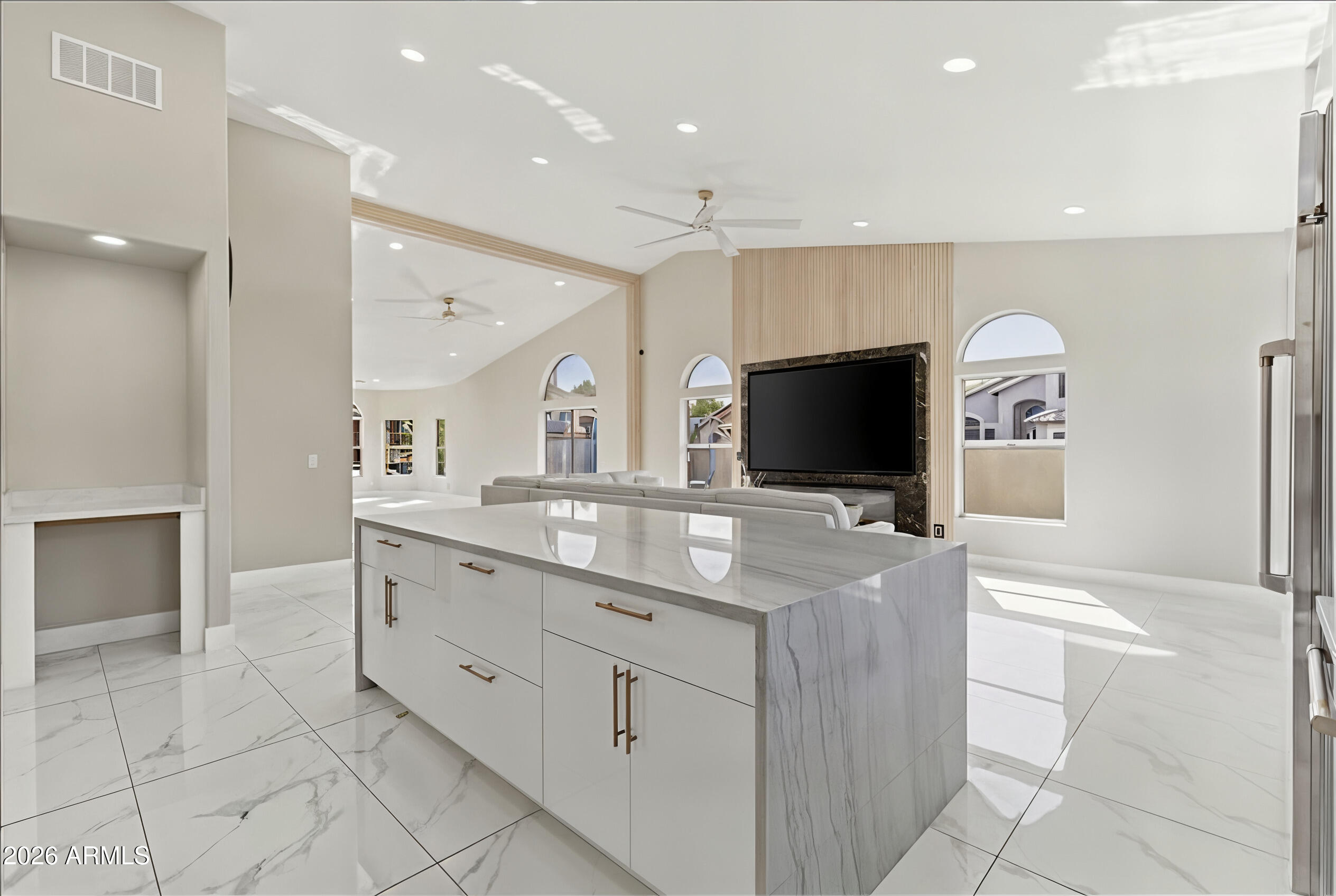 1732 West Commerce Avenue Gilbert, AZ 85233 - Photo 9 of 35 Kitchen