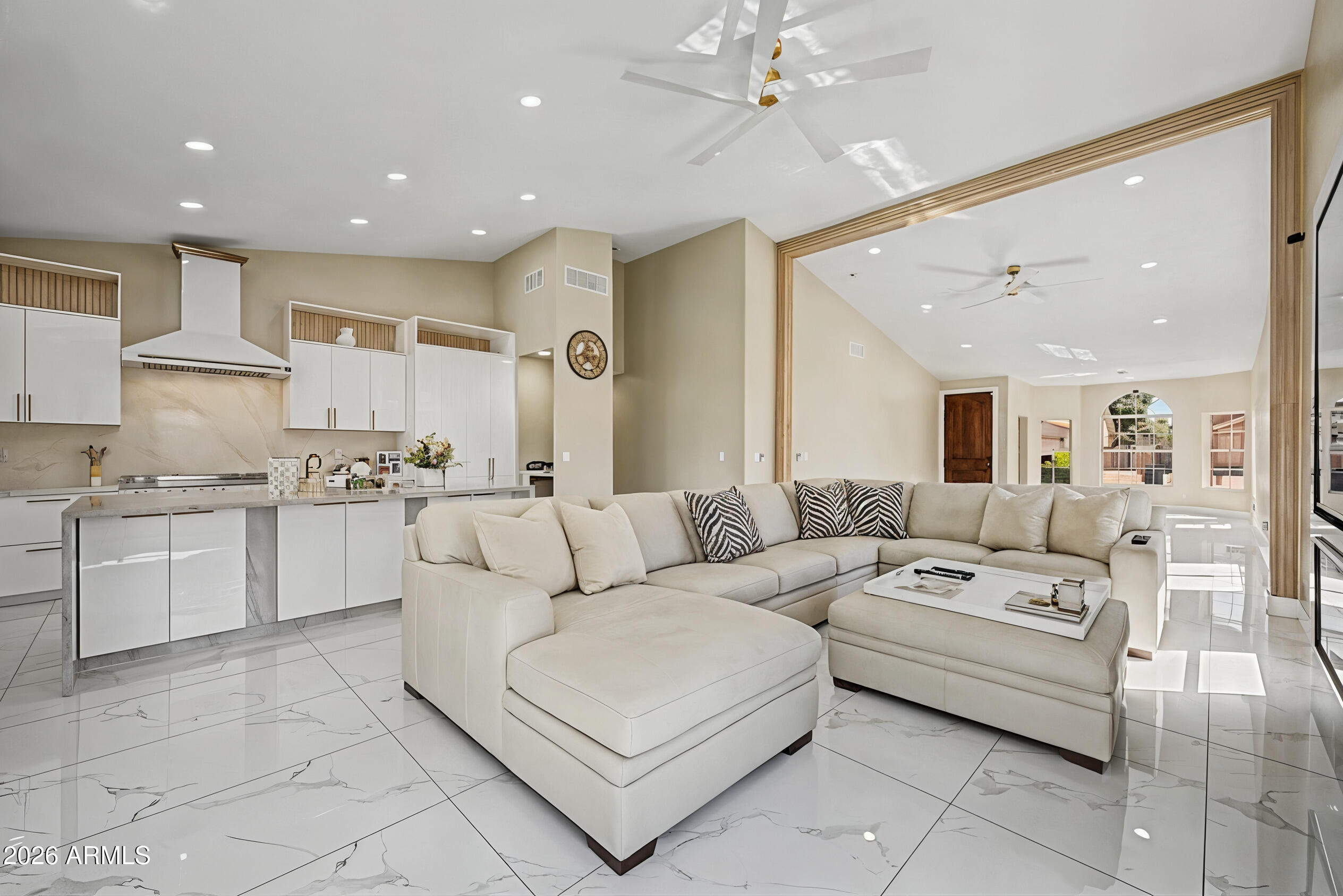 1732 West Commerce Avenue Gilbert, AZ 85233 - Photo 10 of 35 Living Room