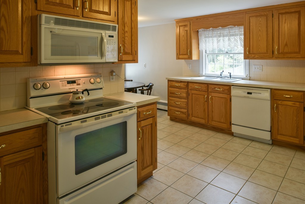 3 Stafford Road Danvers, MA 01923 - Photo 4 of 21 Gallery Image 4
