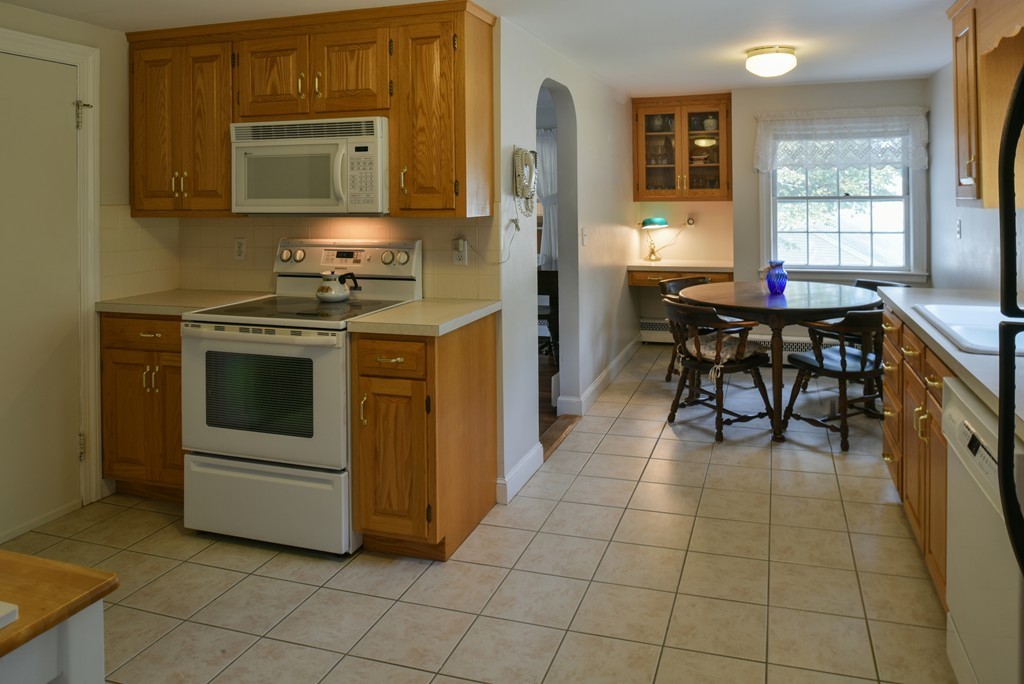 3 Stafford Road Danvers, MA 01923 - Photo 5 of 21 Gallery Image 5