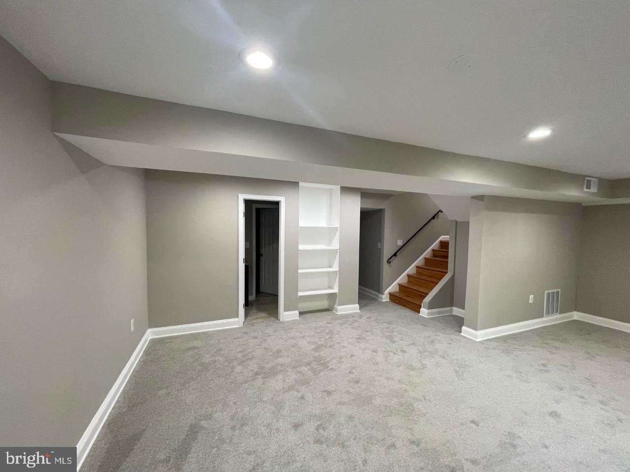 8807 Cameo Square Springfield, VA 22152 - Photo 21 of 29 Gallery Image 21