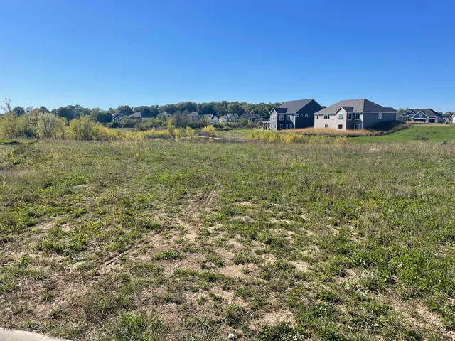 $204,900 | W220N4551 Timber Drive, Unit LT167, Pewaukee, WI 53072