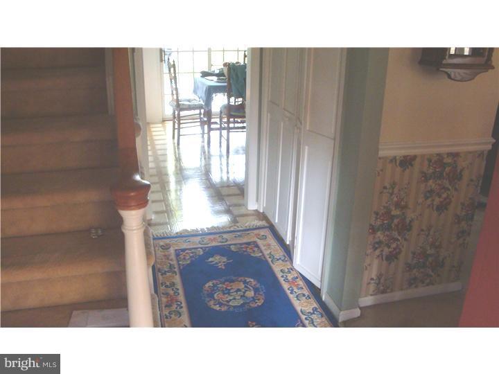 707 Heritage Road Cinnaminson, NJ 08077 - Photo 14 of 24 Foyer
