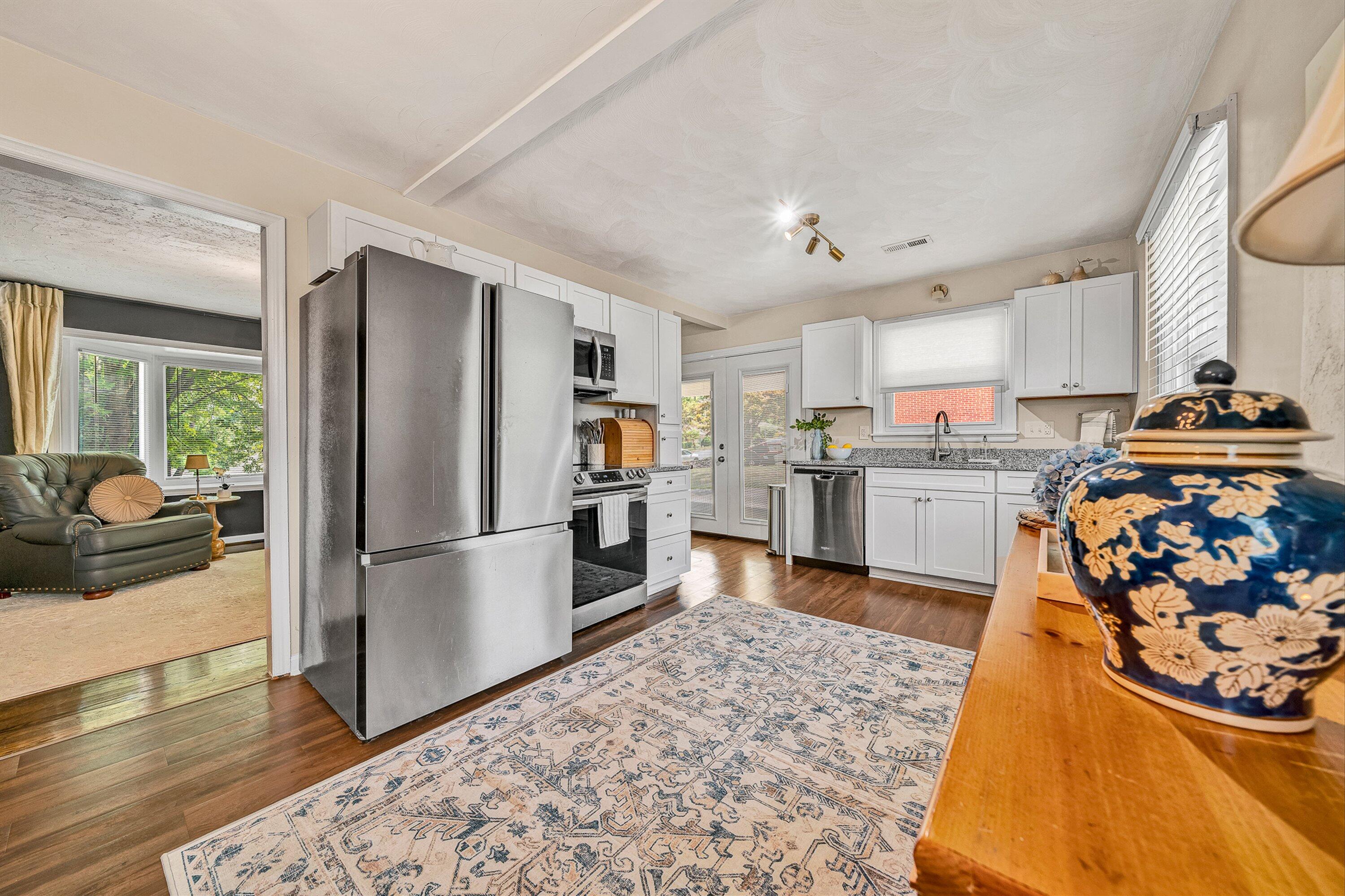 3109 Longhorn Road Roanoke, VA 24018 - Photo 12 of 62 21-VM-02856