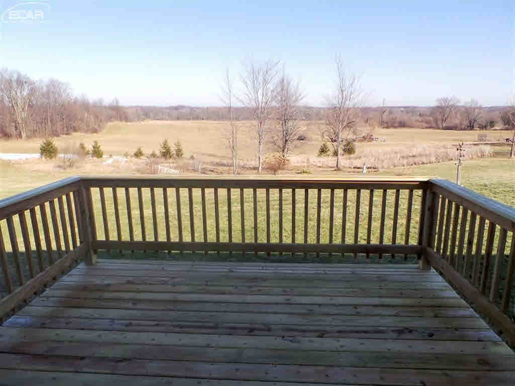 385 East Bennington Road Owosso, MI 48867 - Photo 11 of 16 21408827-10.JPG