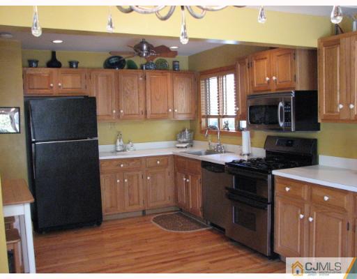 92 Rieder Road Spotswood, NJ 08884 - Photo 4 of 8 Gallery Image 4