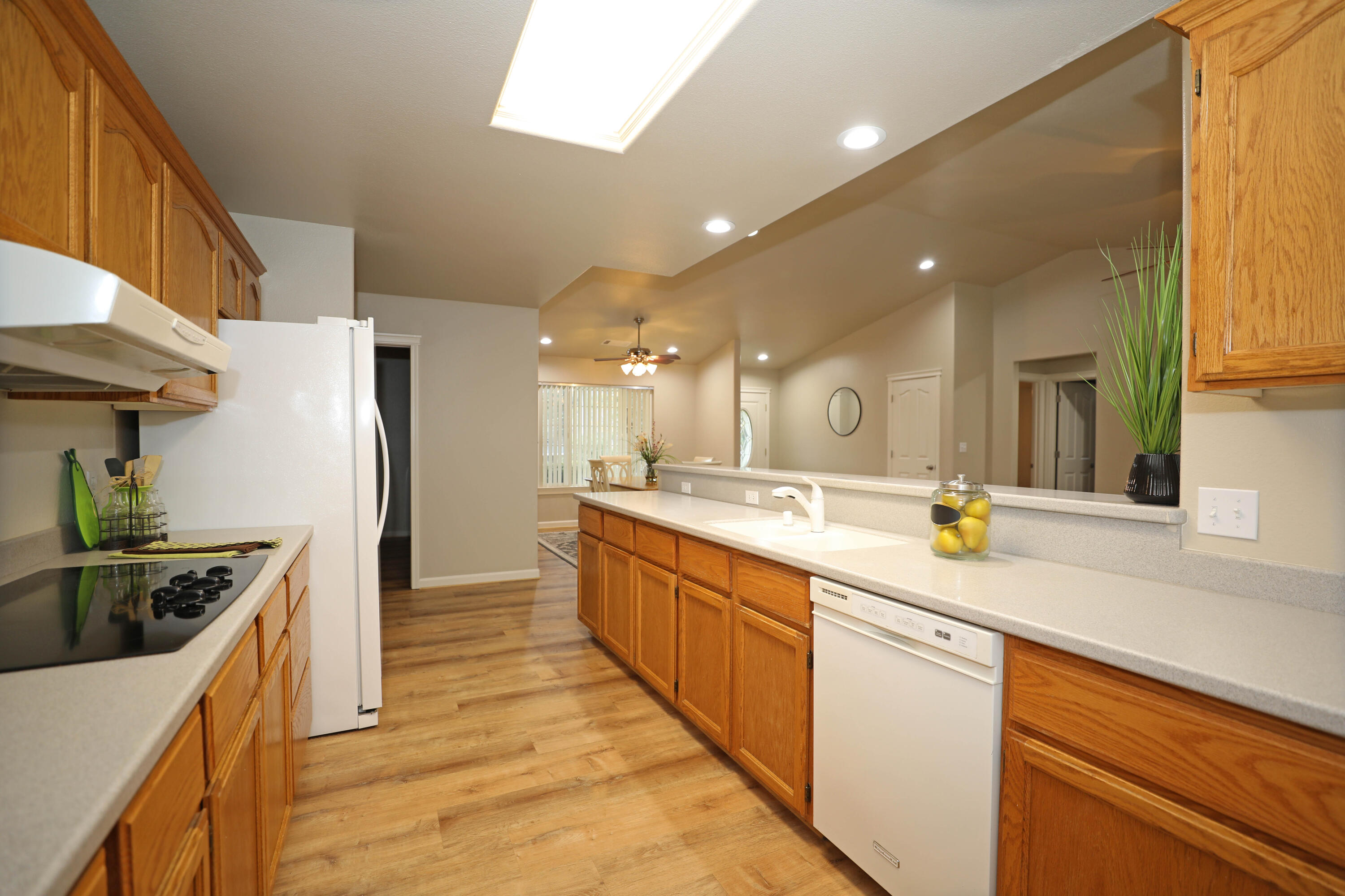 14821 Ravine Road Redding, CA 96003 - Photo 5 of 15 Kitchen