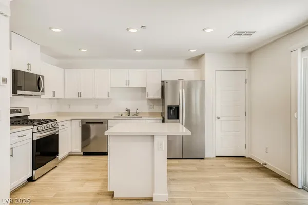 $1,800 | 775 Fallen Phoenix Street, Henderson, NV 89011