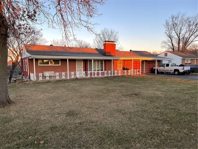 $287,000 | 6106 North Lenox Avenue, Kansas City, MO 64151