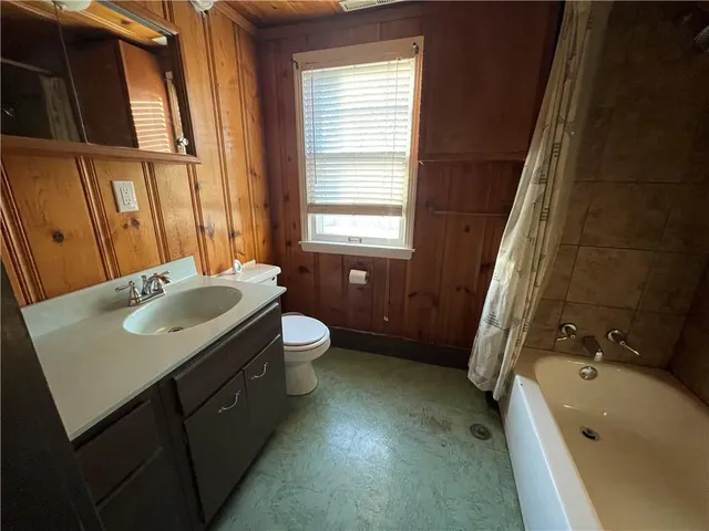 $287,000 | 6106 North Lenox Avenue, Kansas City, MO 64151