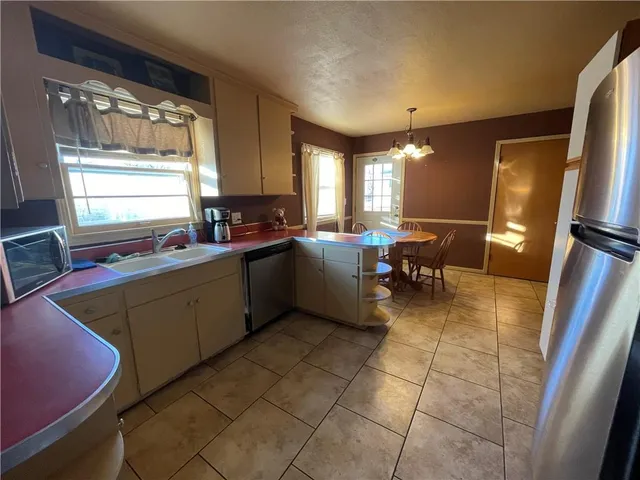 $287,000 | 6106 North Lenox Avenue, Kansas City, MO 64151