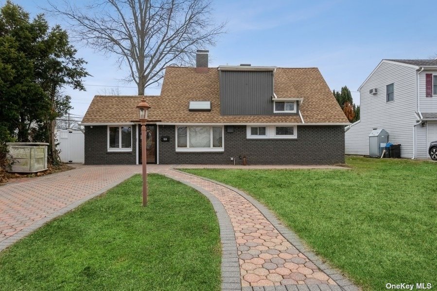 189 Blacksmith Road Levittown, NY 11756 - Photo 1 of 1 Gallery Image 1