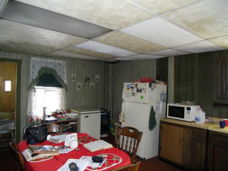 1125 Riverside Drive Bridgewater, PA 15009 - Photo 3 of 18 Kitchen.