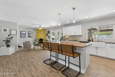 $835,000 | 124 West El Caminito Drive, Phoenix, AZ 85021
