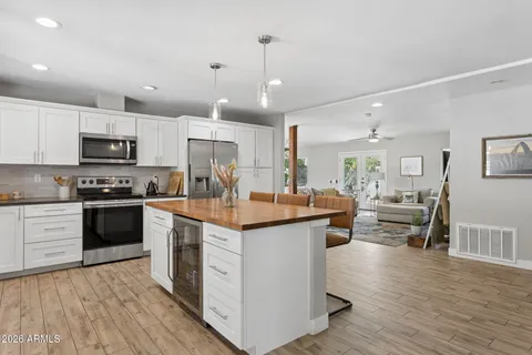 $835,000 | 124 West El Caminito Drive, Phoenix, AZ 85021