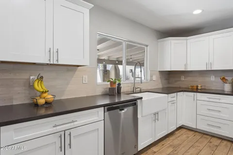 $835,000 | 124 West El Caminito Drive, Phoenix, AZ 85021