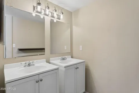 $835,000 | 124 West El Caminito Drive, Phoenix, AZ 85021