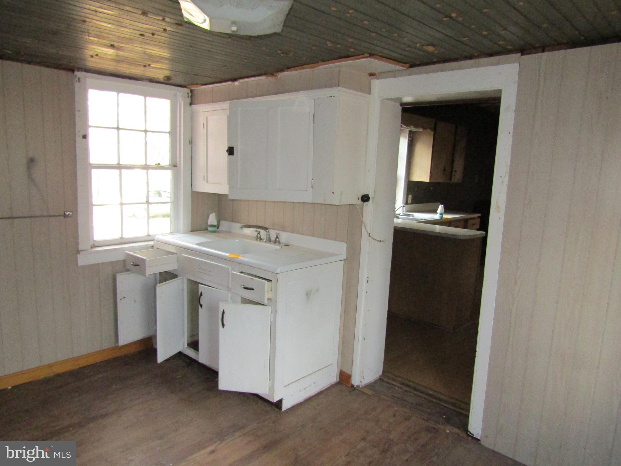 6005 Conover Road Taneytown, MD 21787 - Photo 11 of 30 a utility room with dryer and washer