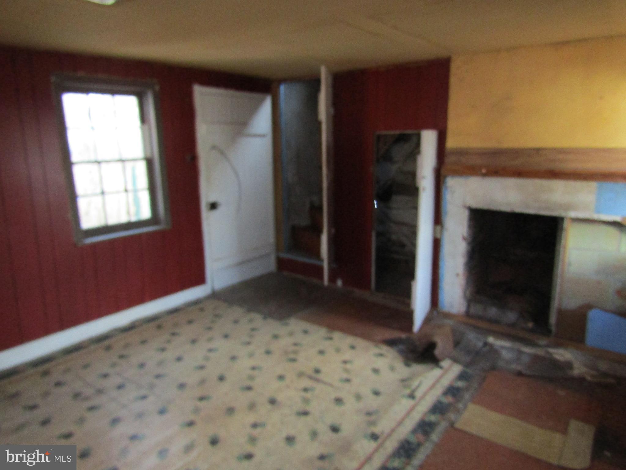 6005 Conover Road Taneytown, MD 21787 - Photo 15 of 30 an empty room with windows
