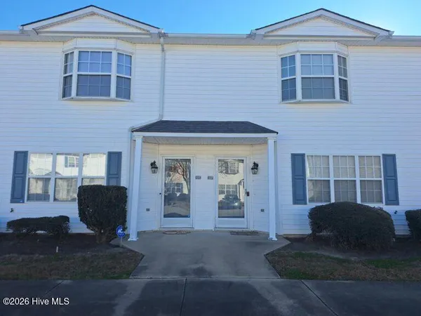 $1,200 | 3995 Sterling Pointe Drive, Unit KKK5, Winterville, NC 28590