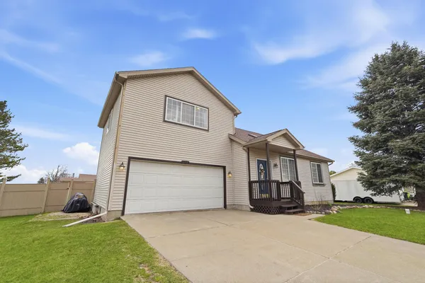 $325,000 | 1223 Lori Lane, Fenton, MI 48430