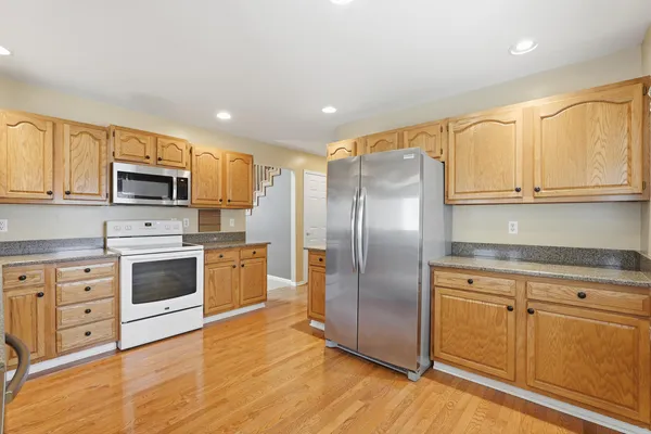$325,000 | 1223 Lori Lane, Fenton, MI 48430