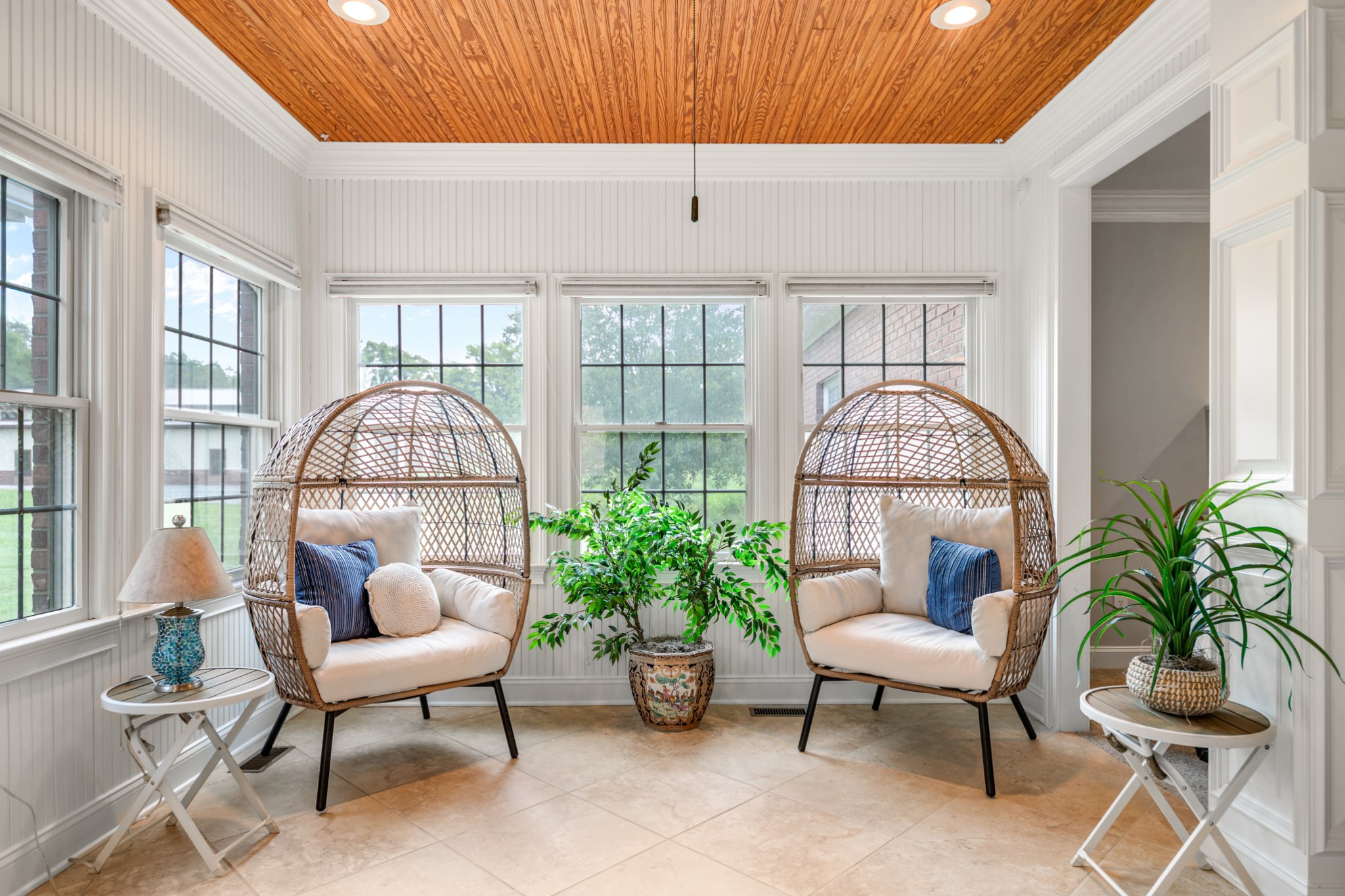 3895 Ostella Road Lewisburg, TN 37091 - Photo 39 of 100 a living room with furniture and a potted plant