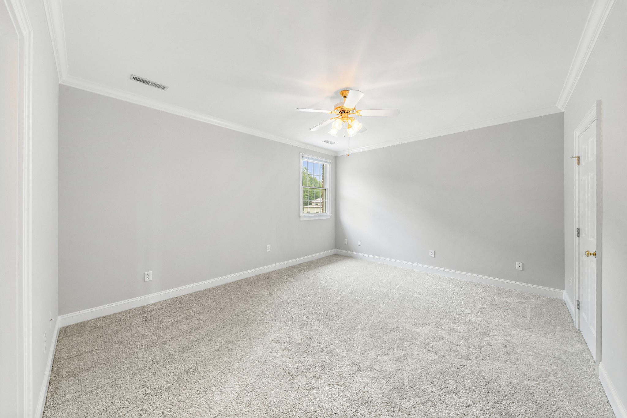 3895 Ostella Road Lewisburg, TN 37091 - Photo 52 of 100 a view of an empty room and a window