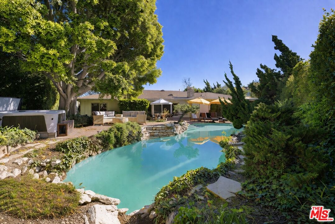 1133 Somera Road Los Angeles, CA 90077 - Photo 4 of 44