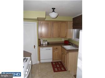 59 West Chelfield Road Glenside, PA 19038 - Photo 5 of 10 Kitchen