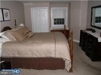 59 West Chelfield Road Glenside, PA 19038 - Photo 6 of 10 Bedroom - Main