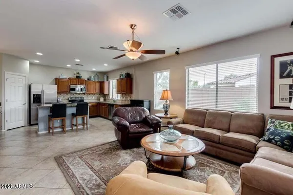 $2,400 | 3519 East Pinot Noir Avenue, Gilbert, AZ 85298