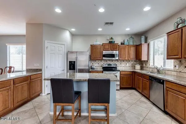 $2,400 | 3519 East Pinot Noir Avenue, Gilbert, AZ 85298