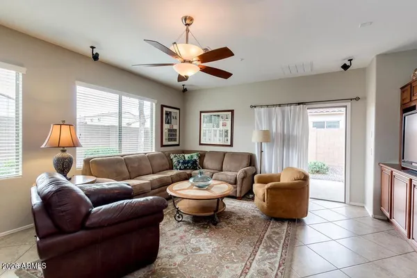 $2,400 | 3519 East Pinot Noir Avenue, Gilbert, AZ 85298